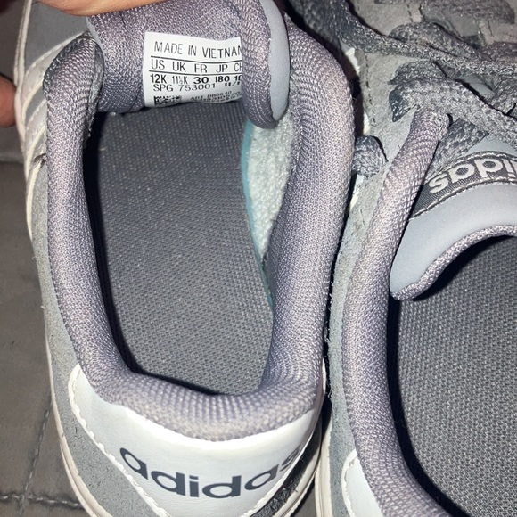 Kids Adidas Shoes sz 12 (12K) - Picture 9 of 10